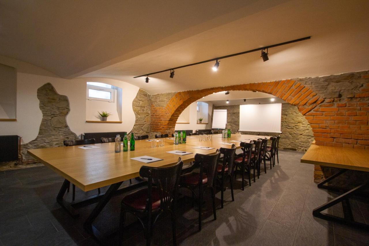 Dobre Misto Hotel Krnov Luaran gambar