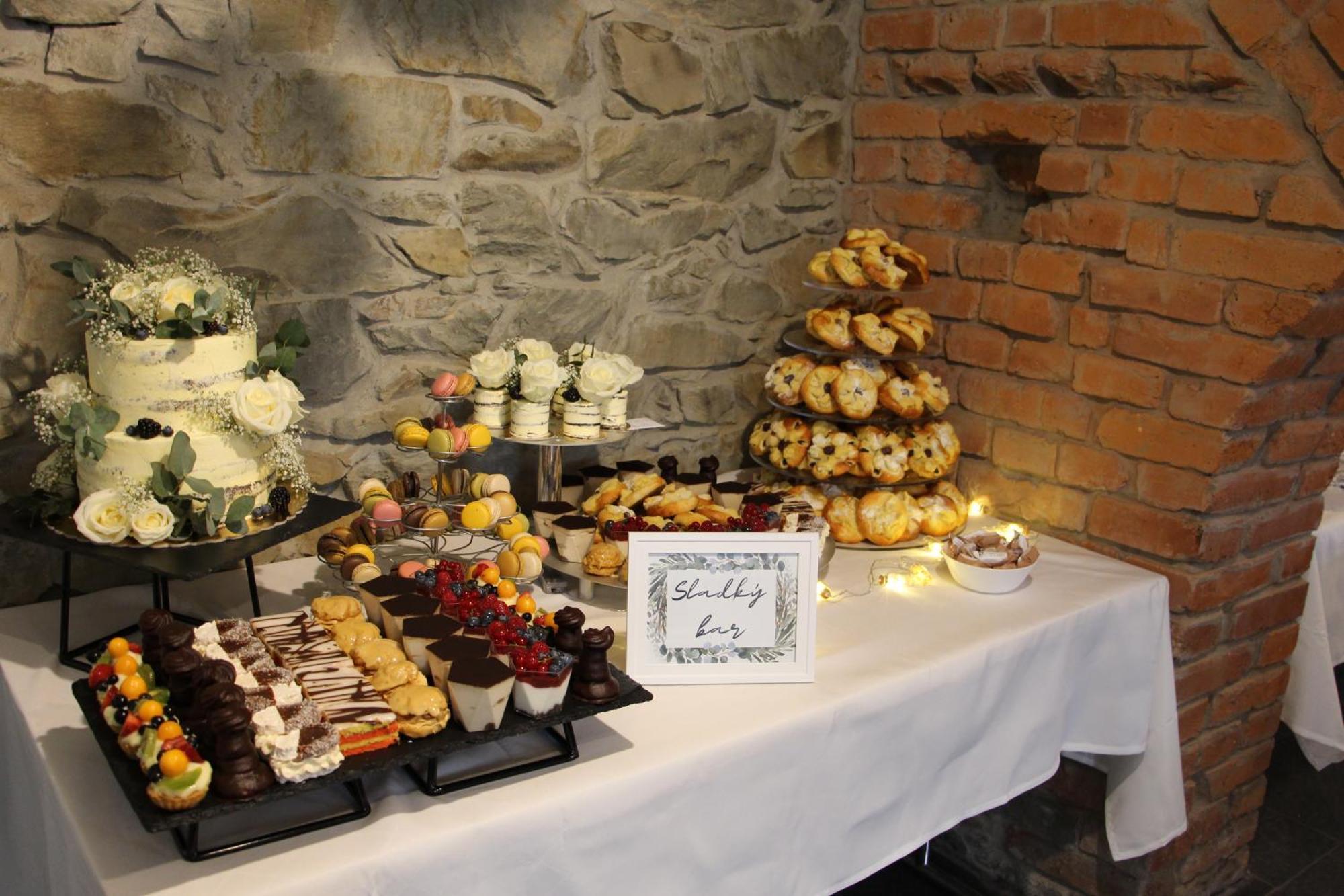 Dobre Misto Hotel Krnov Luaran gambar
