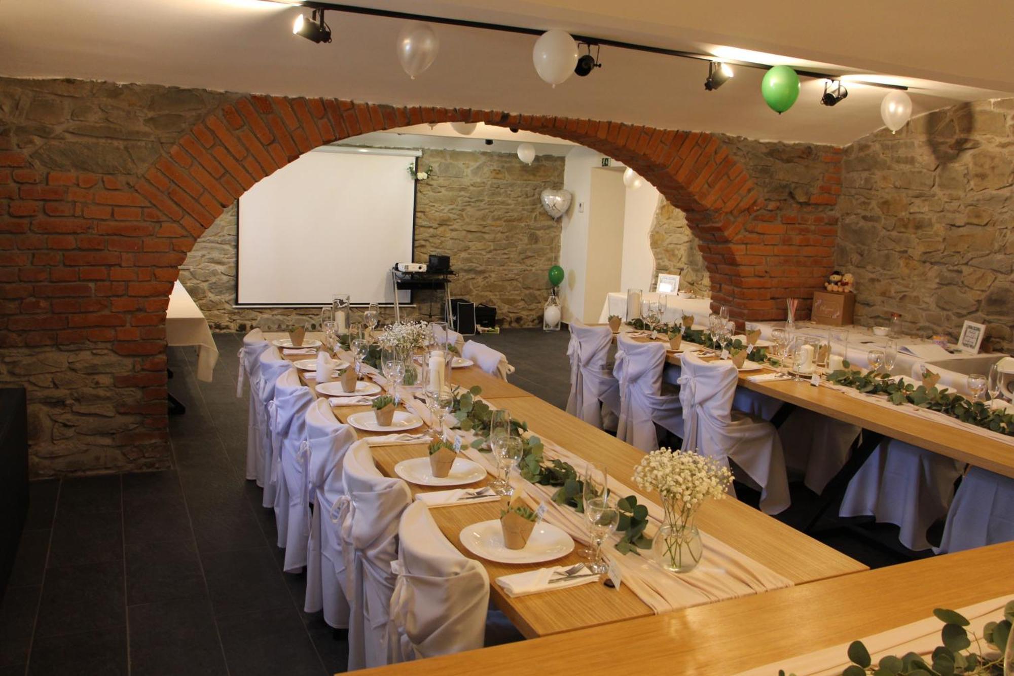 Dobre Misto Hotel Krnov Luaran gambar