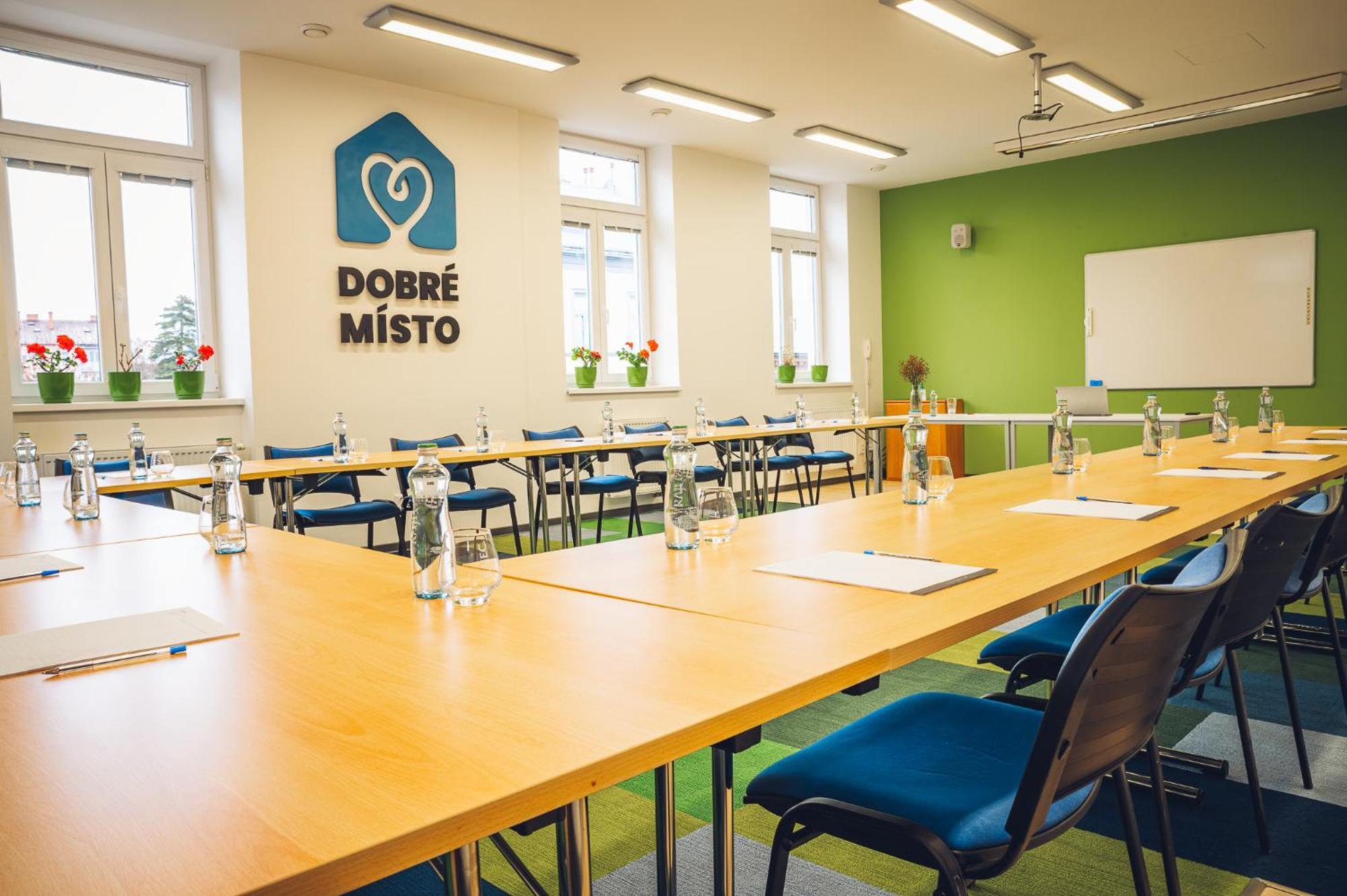 Dobre Misto Hotel Krnov Luaran gambar