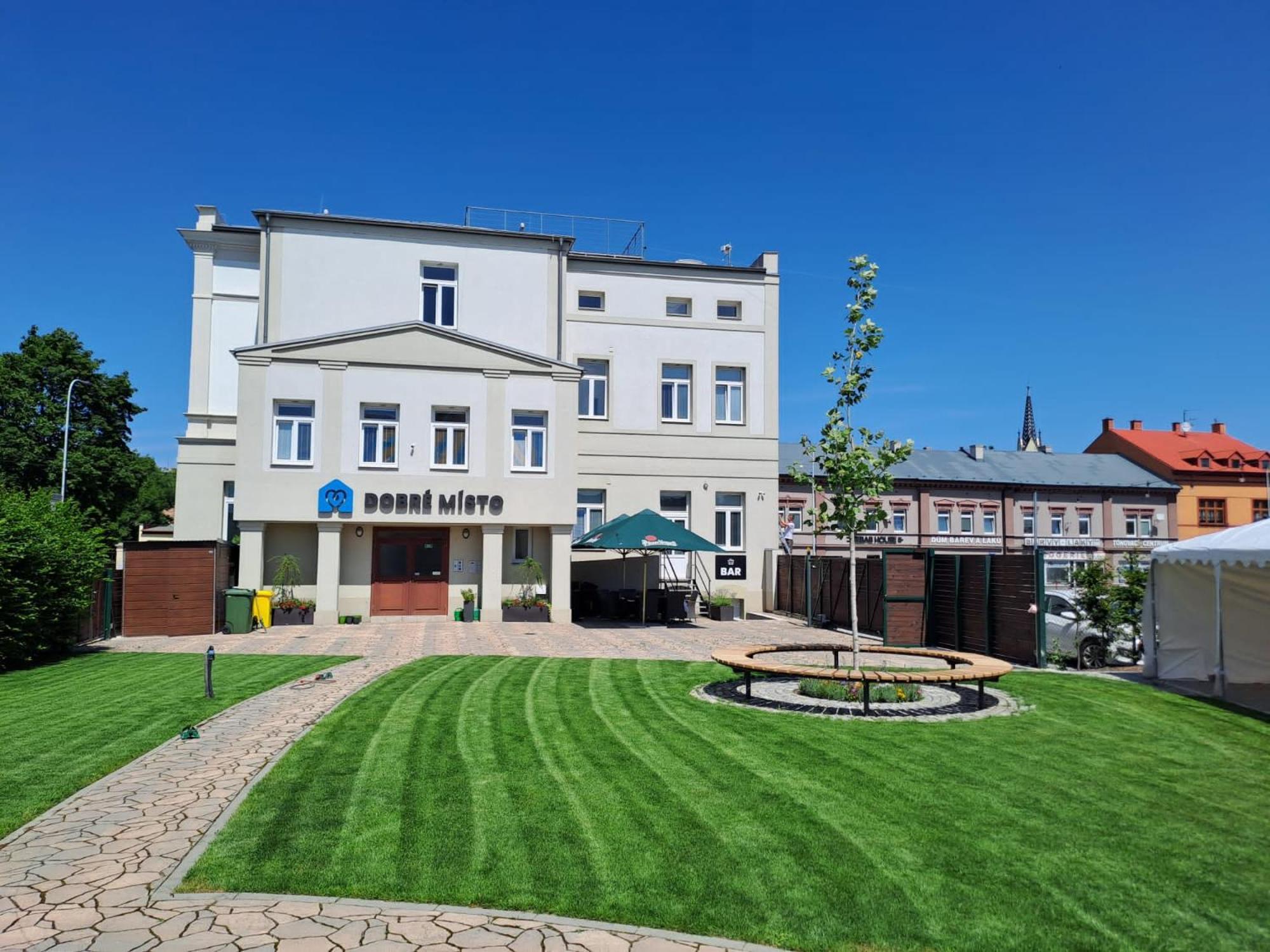 Dobre Misto Hotel Krnov Luaran gambar